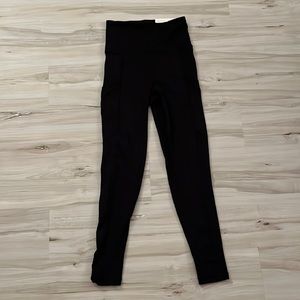 American Eagle “The Everything Pocket Legging”